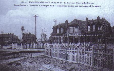 La gare de la Fosse 8 vue de l'ext�rieur