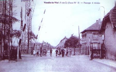 Passage � Niveau de la Cit� 8  en 1927