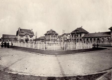 Le groupe scolaire de la cit� 8  en 1925