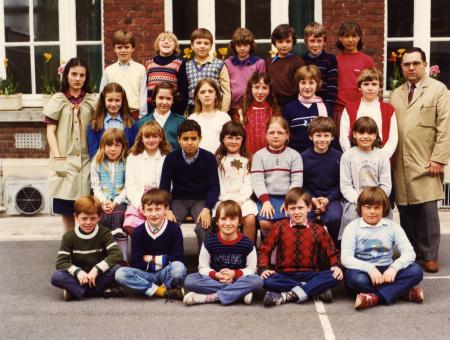 Classe de Mr LARGILLIERE - 1982-83