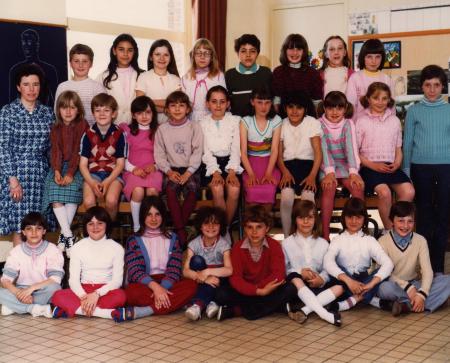 Classe de Mme SONNEVILLE - 1982-83