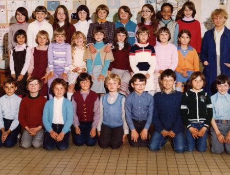 Classe de Mme DEBANNE - 1981-82